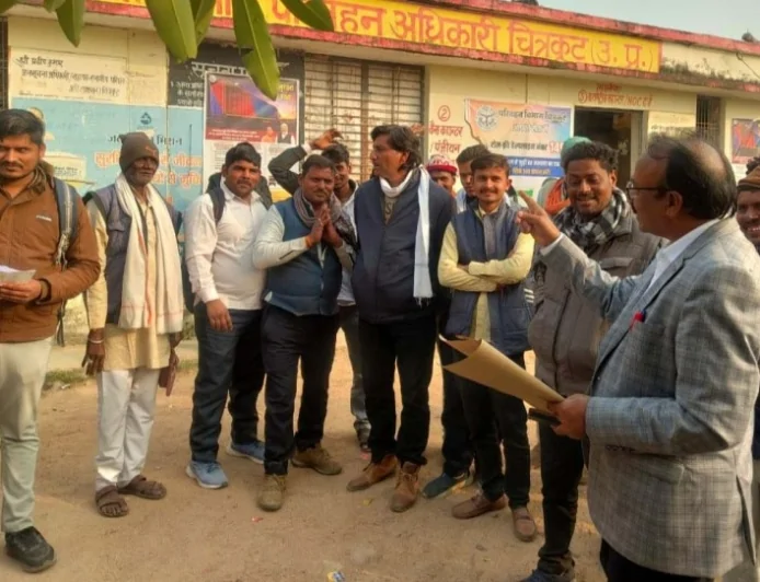 प्रचार वाहन ने यातायात नियमों का किया प्रचार प्रसार