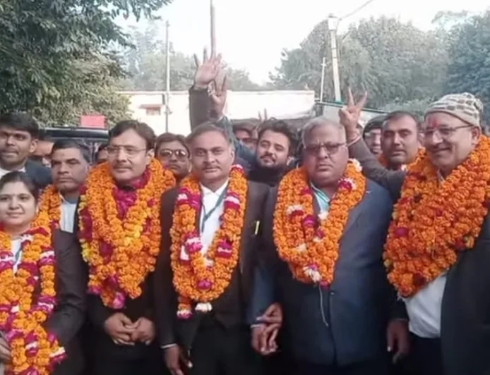 जिला अधिवक्ता संघ के अध्यक्ष बने सुशील, महासचिव पद पर विजय त्रिपाठी ने मारी बाजी