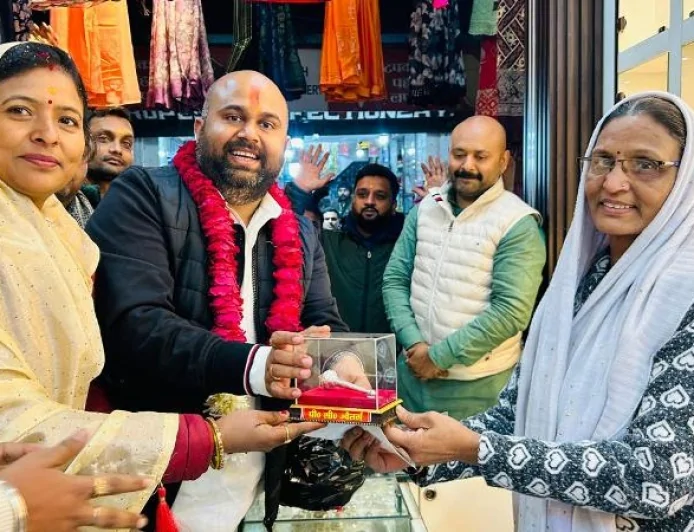 बांदा में बागेश्वर धाम कथा की गूंज, बुंदेलखंड यूथ फाउंडेशन ने चलाया व्यापक जनसंपर्क अभियान