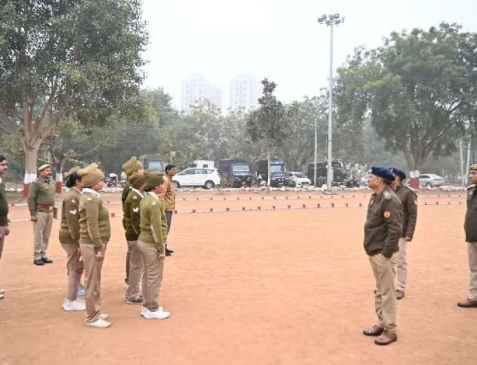 एसपी ने परेड और पुलिस लाइन का किया निरीक्षण