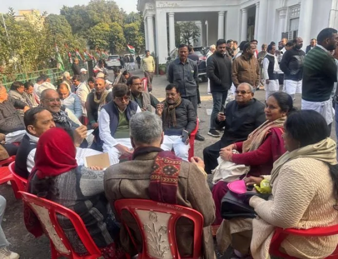 UP : प्रदेश कांग्रेस कार्यालय लखनऊ में महत्वपूर्ण बैठक, बांदा की समस्याओं को लेकर प्रतिनिधिमंडल ने रखी बात