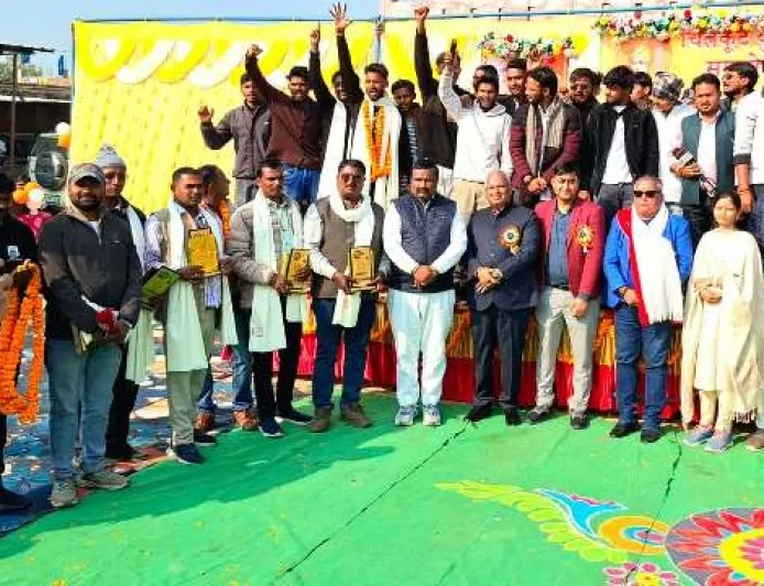 राष्ट्रीय युवा दिवस के उपलक्ष्य में सम्मान समारोह का आयोजन