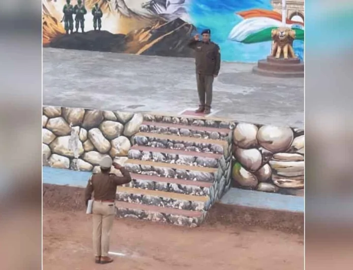 अपर एसपी ने परेड का किया निरीक्षण