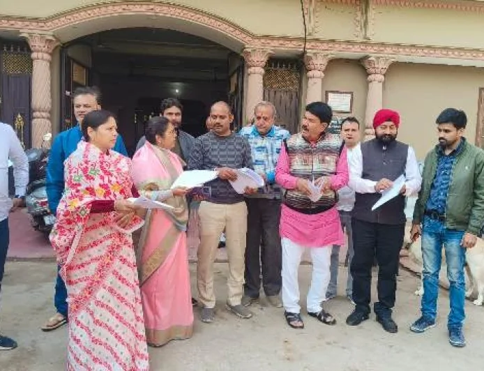 भाजपा द्वारा एसआईआर के तहत विशेष अभियान की शुरुआत, कार्यकर्ताओं ने मतदाताओं से संबंधित फार्म भरवाएं