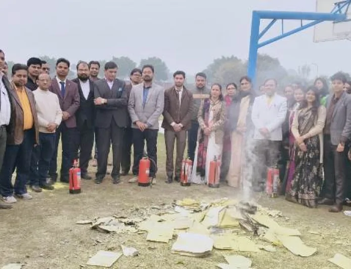 शिक्षकों को दी अग्निशमन यंत्र के उपयोग की जानकारी