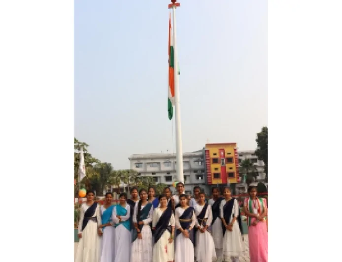 संत थॉमस स्कूल में हर्षोल्लास के साथ मनाया गया 77वां गणतन्त्र दिवस