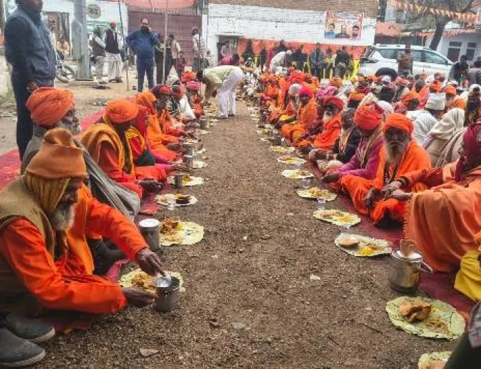 झलोखर गांव में विष्णु महायज्ञ का समापन, पूर्णाहुति के साथ हुआ विशाल भंडारा
