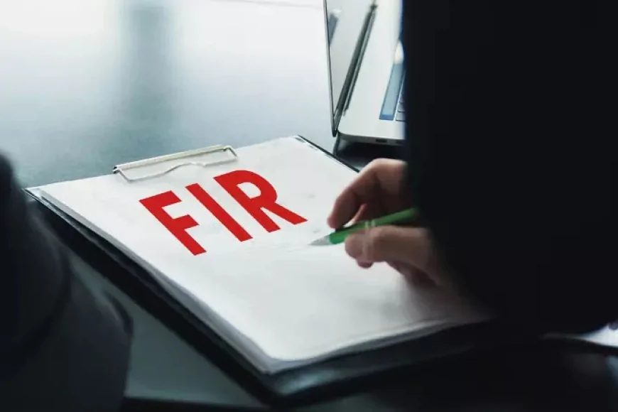 बाँदा : इंसानियत को शर्मसार करने वाले चौकी इंचार्ज समेत सात पर FIR दर्ज चौकी के अंदर युवक को पिलाई पेशाब, हाथ की उंगलियां तोड़ दी