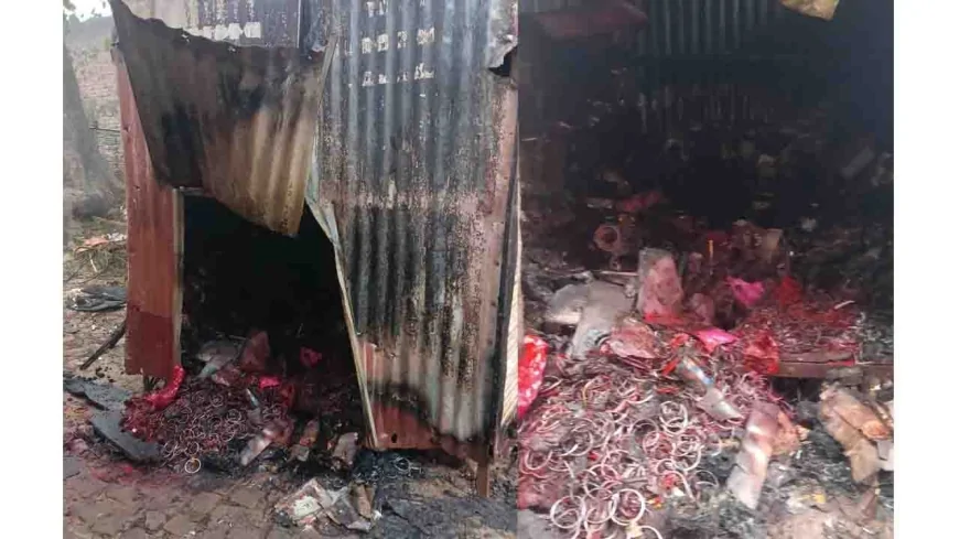 विद्युत शॉर्ट सर्किट से दो दुकानों में लगी आग, लाखों का सामान जलकर राख