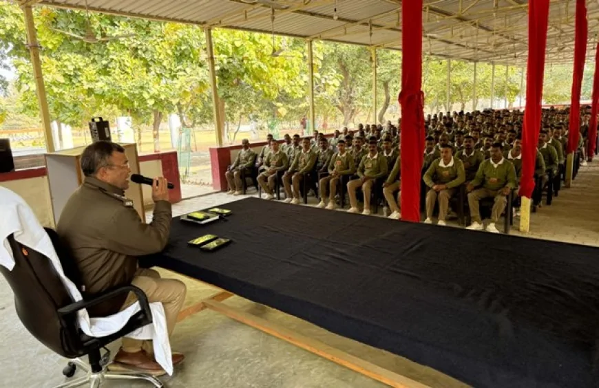 रिक्रूट आरक्षियों को एएसपी ने पढ़ाया अनुशासन, कर्तव्य का पाठ