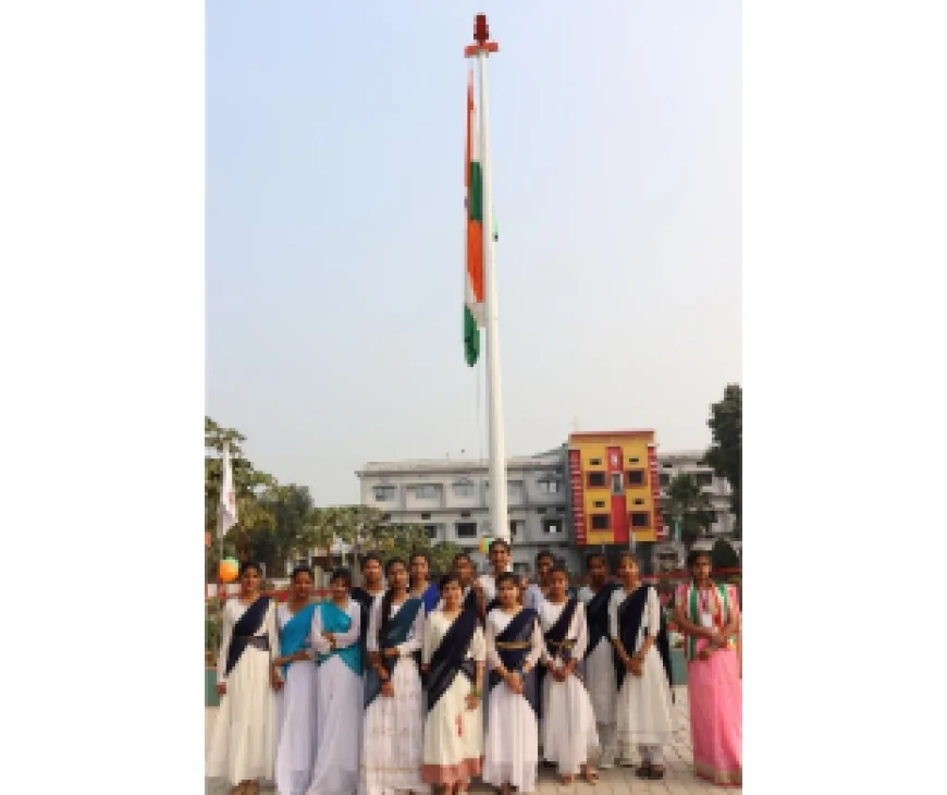 संत थॉमस स्कूल में हर्षोल्लास के साथ मनाया गया 77वां गणतन्त्र दिवस