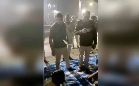 तीसरे दिन जारी रहा कफन सत्याग्रह, राजनैतिक दलों का मिला समर्थन