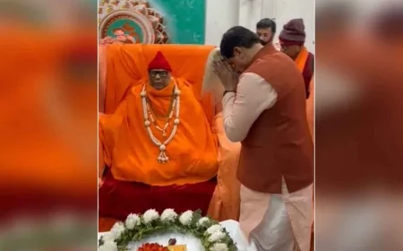 धारकुंडी आश्रम के संस्थापक ब्रह्मलीन महंत के अंतिम दर्शन को उमड़े भक्त