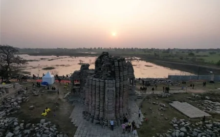 रहेलिया सूर्य मंदिर पर सूर्य महोत्सव-2026 का भव्य शुभारम्भ, वैदिक मंत्रोच्चारण के साथ हुई सूर्य आरती