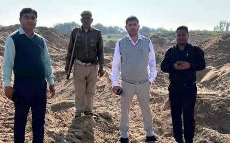 टास्क फोर्स ने सीज किया पोकलैंड, जुर्माने की कार्यवाही