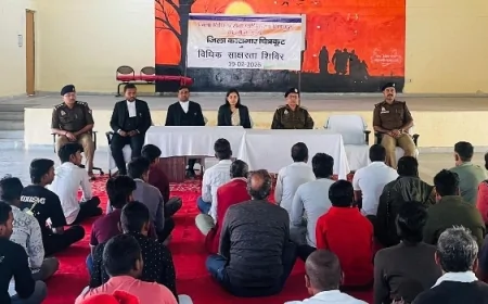 सचिव ने विधिक जागरुकता शिविर में दी कानूनी जानकारियां