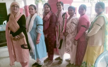 शिक्षकों ने काली पट्टी बांध जताया विरोध