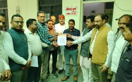 व्यापार मंडल ने नगर समस्याओं को लेकर एसडीएम को सौंपा ज्ञापन