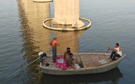 बाँदा : मां ने मासूम बेटी को यमुना में फेंका, खुद भी लगाने लगी छलांग..!