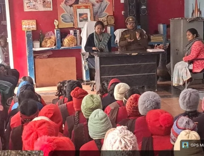 राठ में वन विभाग ने मनाया ‘बर्ड फेस्टिवल’, विलुप्त हो रहे पक्षियों पर जुटाई जानकारी