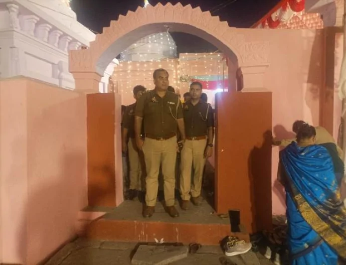 अराजक तत्वों पर पुलिस ने लगाई लगाम