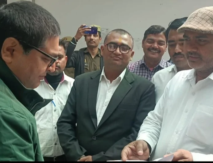 कर्मचारियों की सर्विस बुक शीघ्र दुरुस्त करें ईओ : अपर आयुक्त