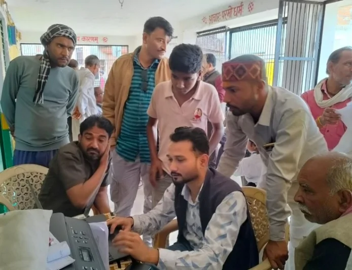 विशेष कैंप लगा दिए गए परिवार रजिस्टर की नकल