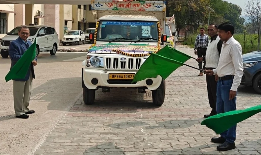 फार्मर रजिस्ट्री प्रचार वाहन को सीडीओ ने दिखाई हरी झंडी