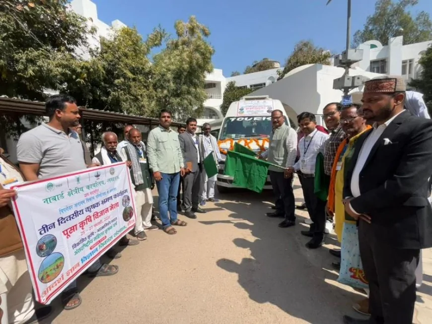 उन्नत कृषि सीखने दिल्ली रवाना हुए बाँदा के किसान