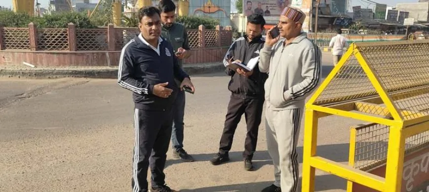 वर्दी पहने नहीं मिले सफाई कर्मियों के एक दिन का रोका वेतन