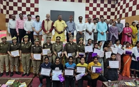 उत्कृष्ट कार्य करने के लिए महिलाओं को किया गया सम्मानित