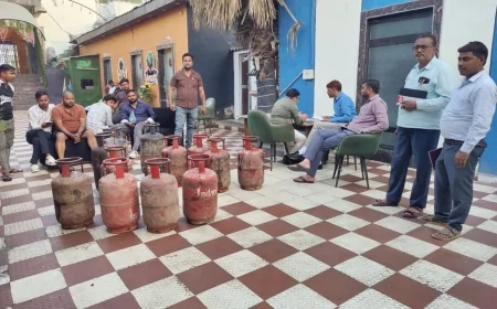 बांदा में गैस कालाबाजारी पर बड़ी स्ट्राइक : होटल साई दरबार और अराधना गैस एजेंसी पर FIR दर्ज