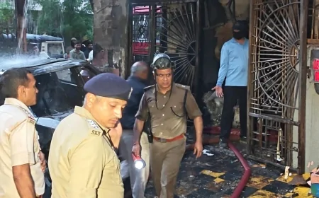 इंदौर में काल बनी इलेक्ट्रिक कार की चार्जिंग : शॉर्ट सर्किट से भड़की आग, एक ही परिवार के 8 लोग जिंदा जले