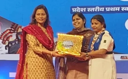 उत्कृष्ट कविता पाठ के लिए शहनाज बानो सम्मानित