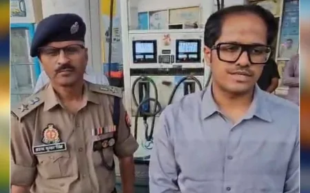 डीएम-एसपी ने पेट्रोल पंपों का किया औचक निरीक्षण