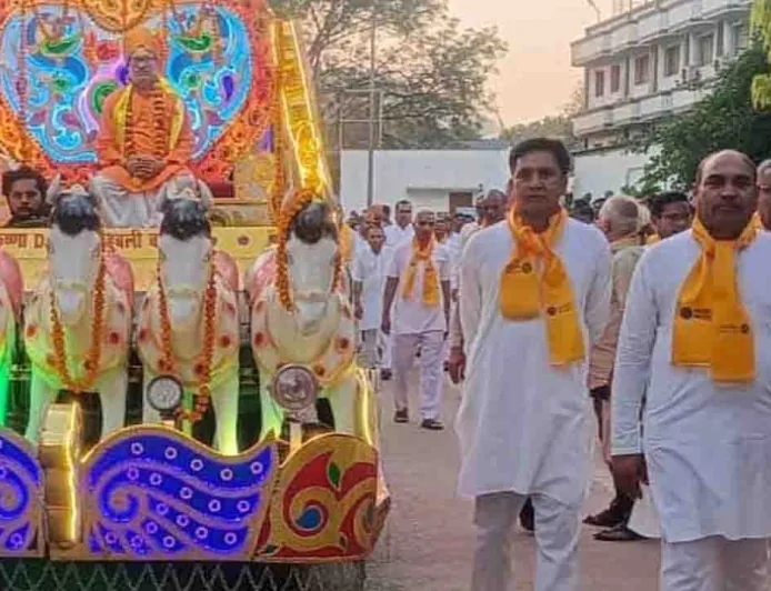 भव्य कलश यात्रा के साथ जानकीकुंड में श्रीरामकथा का शुभारंभ