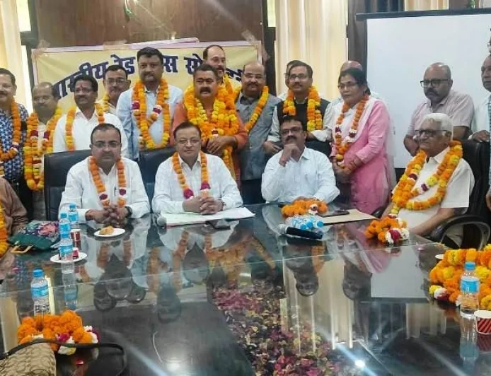 बाँदा में नई ऊर्जा के साथ सेवा करेगी रेडक्रॉस की नई कार्यकारिणी