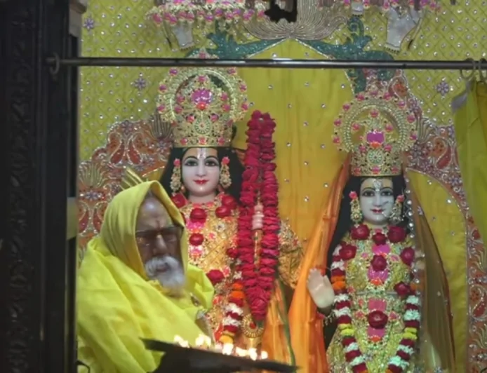 चित्रकूट में धूमधाम से मनाया गया भगवान श्रीराम का जन्मोत्सव, रघुबीर मंदिर में उमड़ा श्रद्धालुओं का सैलाब