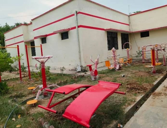 कस्तूरबा गांधी विद्यालयों को मिले जिम उपकरण एवं वाद्य यंत्र