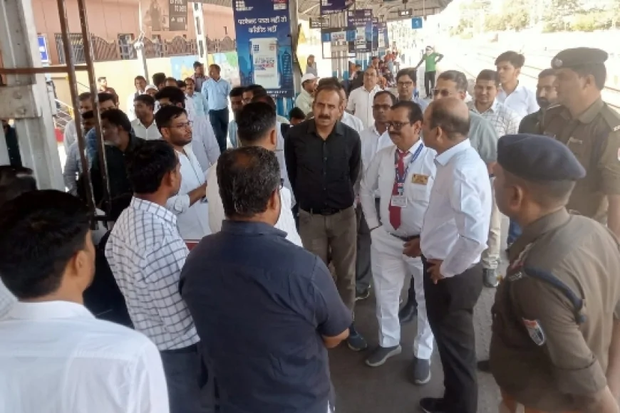 डीआरएम ने निरीक्षण कर व्यवस्थाओं का लिया जायजा