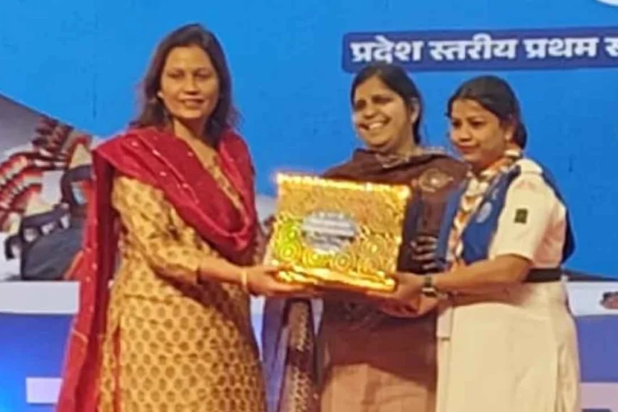 उत्कृष्ट कविता पाठ के लिए शहनाज बानो सम्मानित