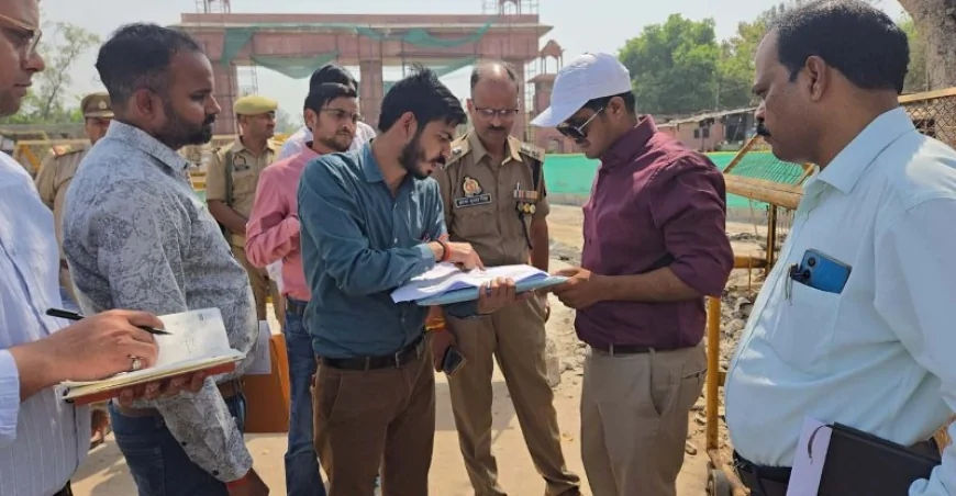 बेड़ीपुलिया चौराहे के सौन्दर्यीकरण का डीएम-एसपी ने किया निरीक्षण