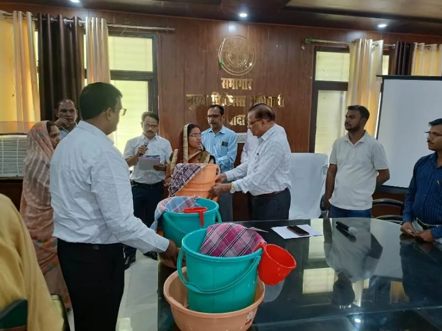 फाइलेरिया उन्मूलन की ओर बढ़ते कदम; सीएमओ ने मरीजों को बांटी एमएमडीपी किट