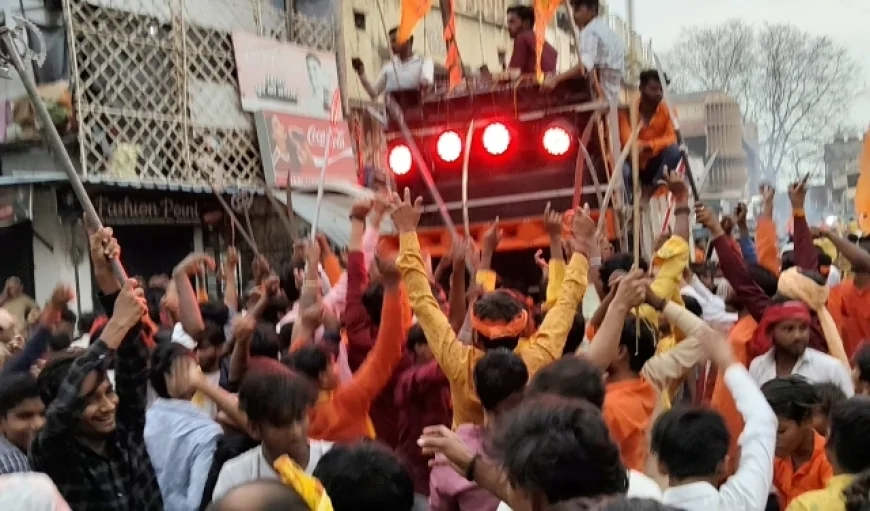 मठ-मंदिरो में गूंजा भए प्रकट कृपाला दीनदयाला...