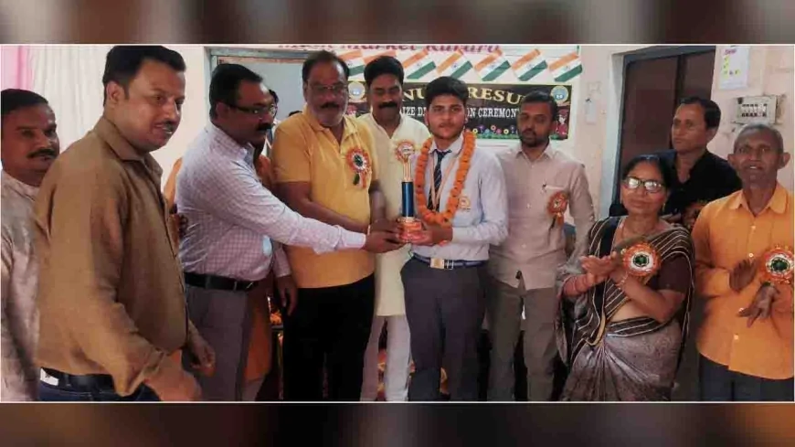 आर एन गुरुकुलम विद्यालय में वार्षिक पुरस्कार वितरण समारोह सम्पन्न