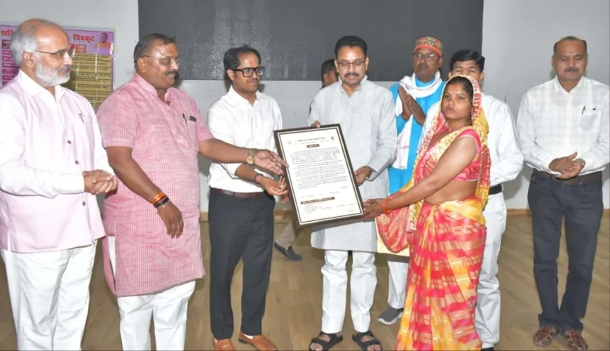 486 सहायिका, 4 आंगनवाड़ी कार्यकत्रियों को नियुक्ति पत्र वितरित