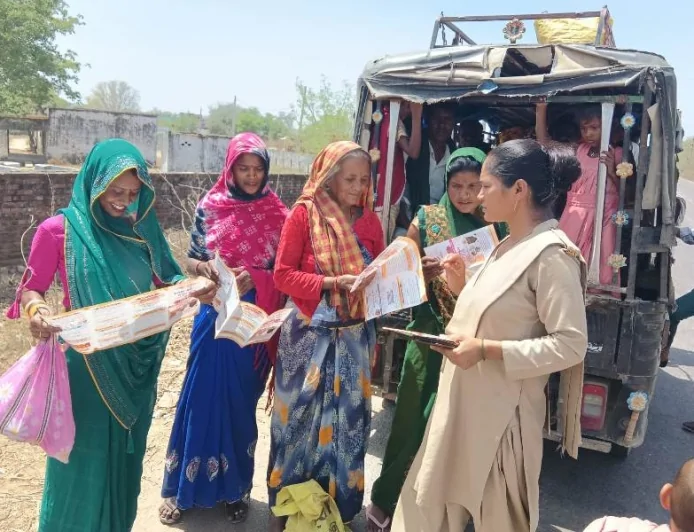 एंटी रोमियो टीमो ने क्षेत्र भ्रमण कर किया जागरुक