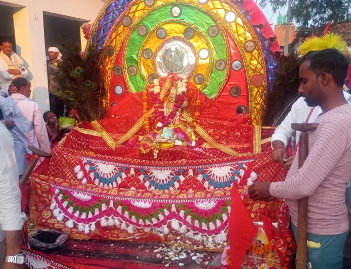 जल्ला गांव के प्राचीन कालका देवी मंदिर में धूमधाम से लगा जवारा मेला