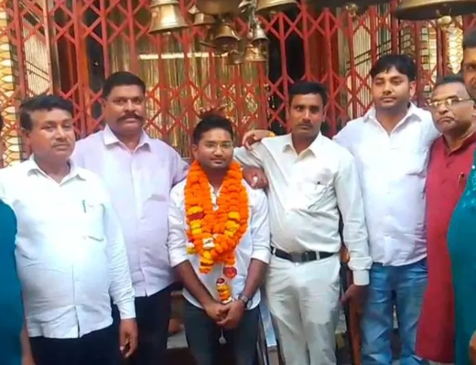 यूपी पीसीएस में चयनित हुए सर्वेश यादव, बबेरू में हुआ भव्य स्वागत