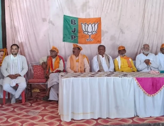 कार्यकर्ताओं को मिले उचित सम्मान, संगठन में हो एकता : भैरों मिश्रा